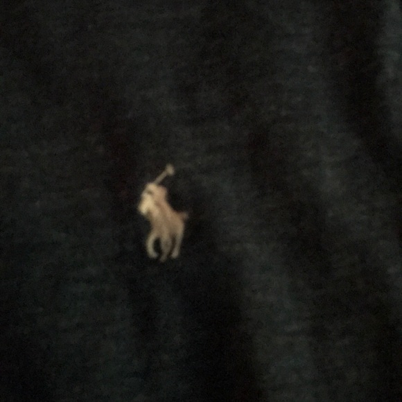 I’m selling a long sleeve t shirt - Picture 2 of 3